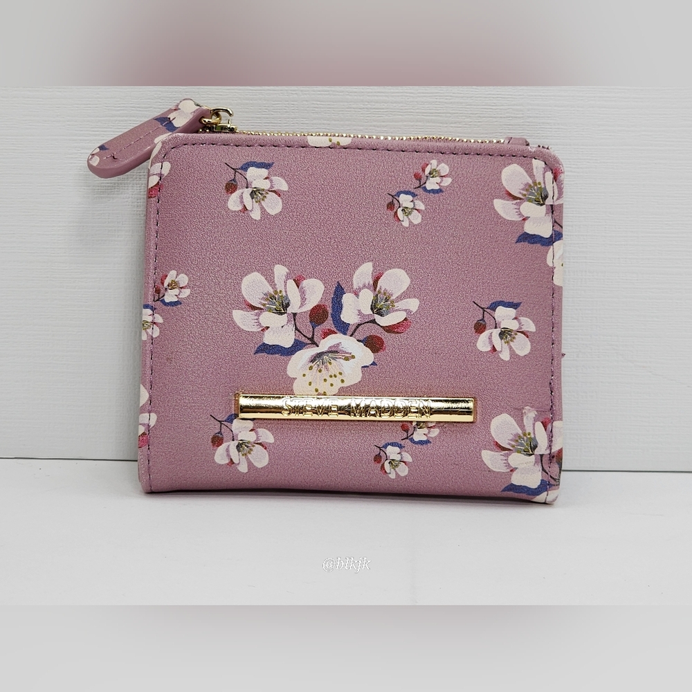 Steve Madden Floral Wallet *Pink*